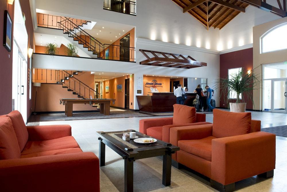 Howard Johnson Pilar Resort Spa & Convention Center Exterior photo