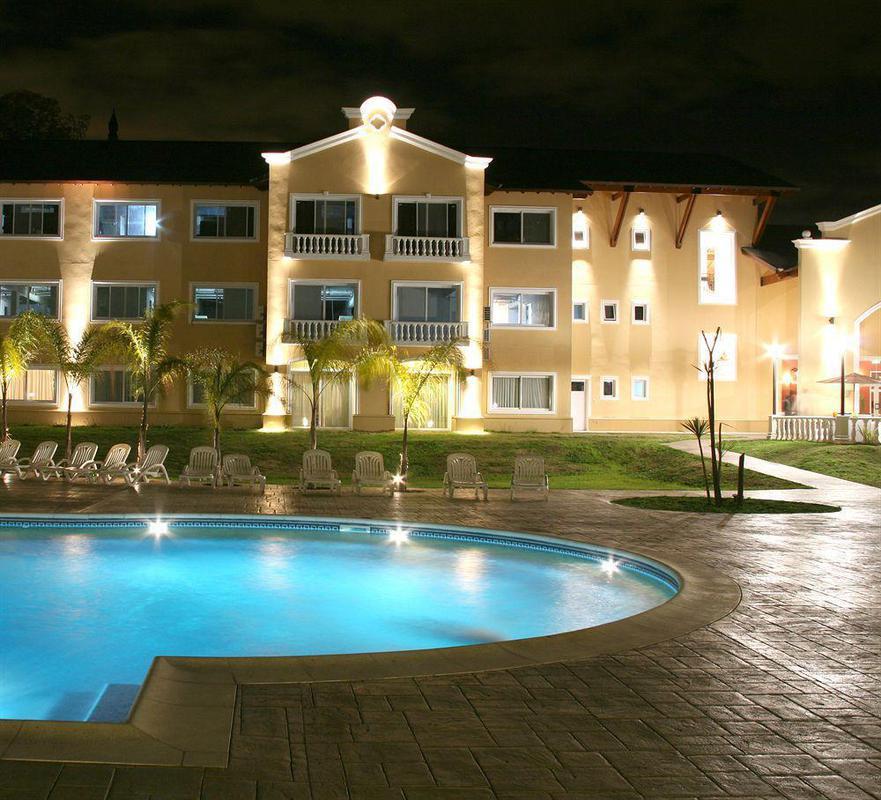 Howard Johnson Pilar Resort Spa & Convention Center Exterior photo